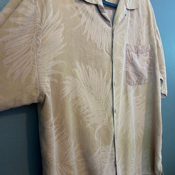 Tommy Bahama Men’s Tropical  Button Up Size Large Relax Fit Shirt - Picture 3 of 12